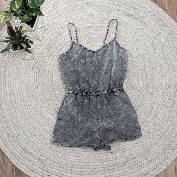 F21 Gray Romper - Picture 2 of 2